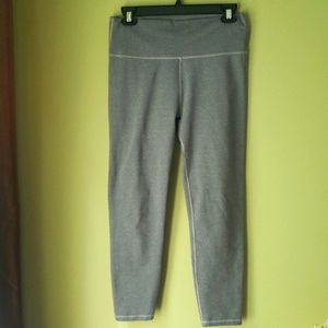 Fabletics yoga/exercise capris size M